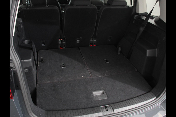 Volkswagen Touran 1.5 TSI DSG Comfortline 7p Navigatie Apple Carplay/Android Auto Parkeersensoren Adaptive Cruise Control Stoelverwarming Climate Control