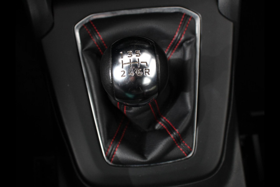 Ford FOCUS Wagon 1.0 EcoBoost Hybrid ST Line Navigatie Climate Control Led Dab Camera Parkeer sensoren Cruise Control Lichtmetalen velgen