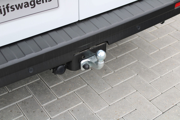 Renault Trafic 2.0 Blue dCi 130 T29 L2H1 Advance DC 130pk - Trekhaak - LED - Cruise - Carplay - Camera - Lane - Rijklaar