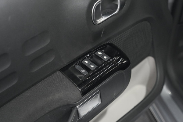 Citroën C3 PureTech 110 EAT6 Max | Camera | Parkeersensoren | Navigatie | Apple Carplay