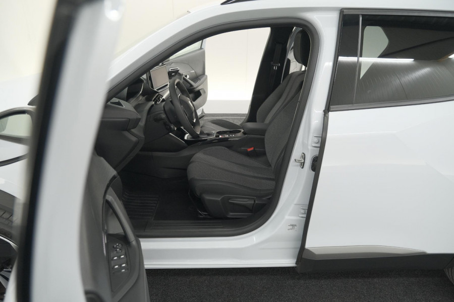 Peugeot 2008 PureTech 100 Allure | Camera | Navigatie | Parkeersensoren | Apple Carplay