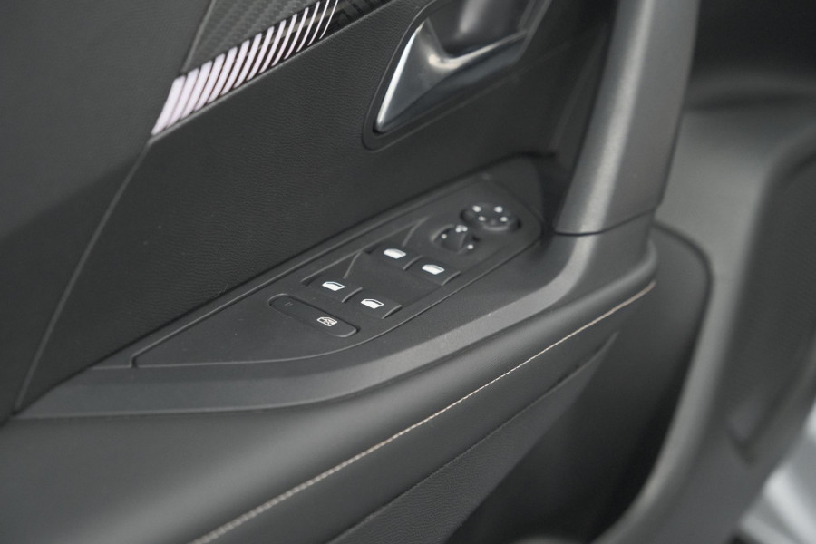 Peugeot 2008 PureTech 100 Allure | Camera | Navigatie | Parkeersensoren | Apple Carplay