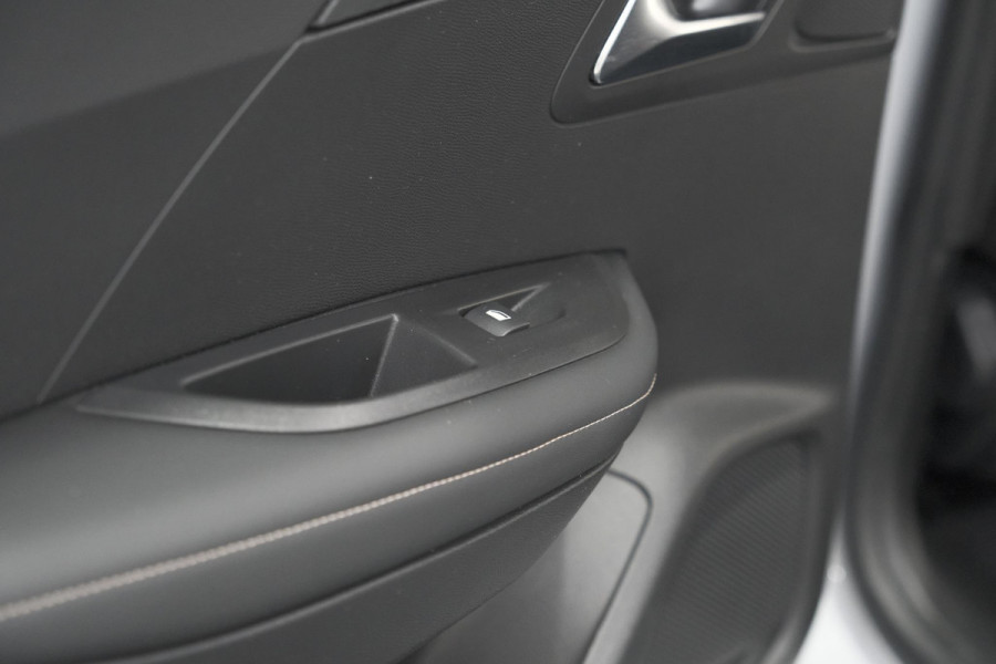 Peugeot 2008 PureTech 100 Allure | Camera | Navigatie | Parkeersensoren | Apple Carplay