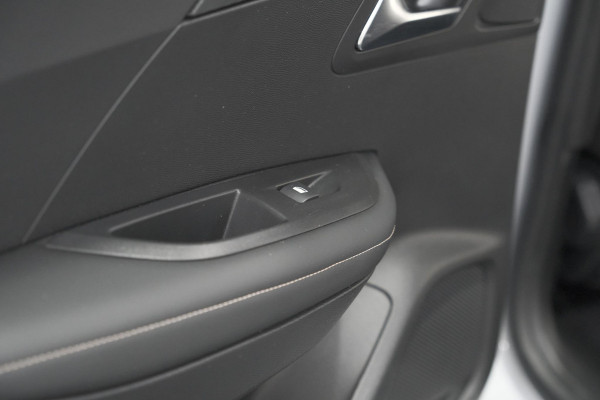 Peugeot 2008 PureTech 100 Allure | Camera | Navigatie | Parkeersensoren | Apple Carplay