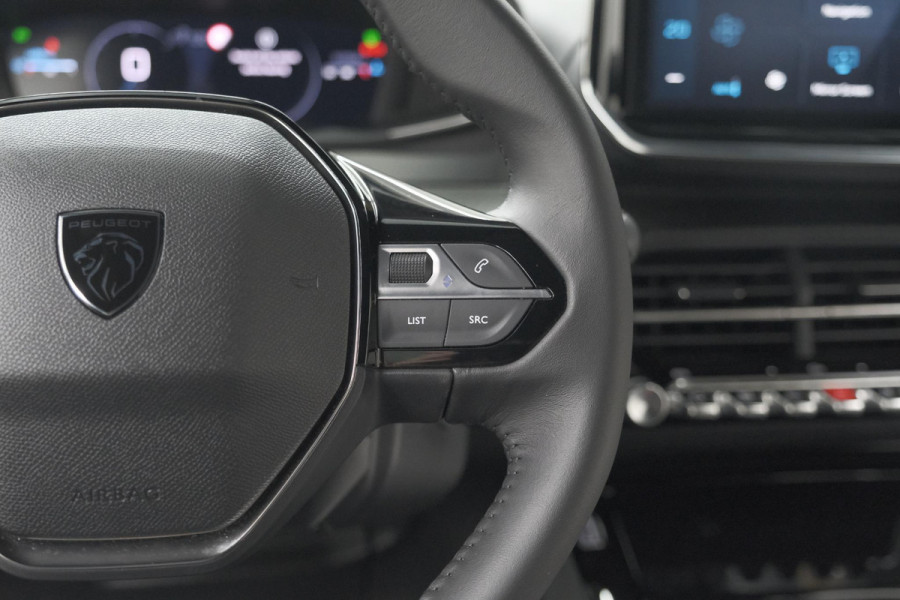 Peugeot 2008 PureTech 100 Allure | Camera | Navigatie | Parkeersensoren | Apple Carplay