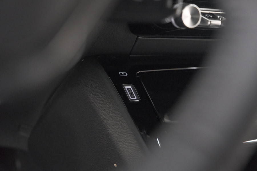 Peugeot 2008 PureTech 100 Allure | Camera | Navigatie | Parkeersensoren | Apple Carplay