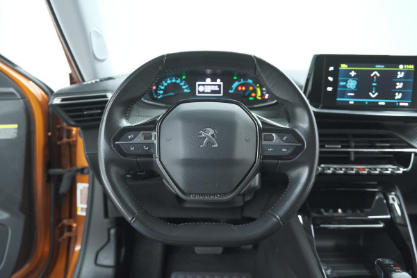 Peugeot e-2008 EV Allure Pack 50 kWh | 3 Fase Laadfunctie | Parkeersensoren | Apple Carplay | Climate Control