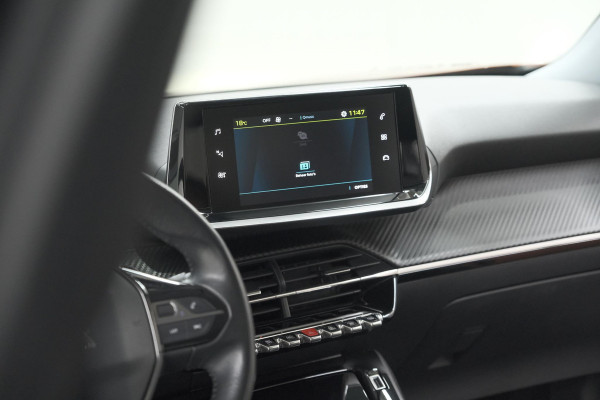 Peugeot e-2008 EV Allure Pack 50 kWh | 3 Fase Laadfunctie | Parkeersensoren | Apple Carplay | Climate Control