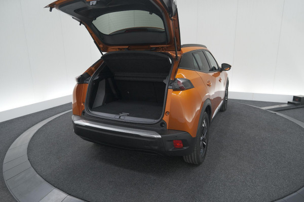 Peugeot e-2008 EV Allure Pack 50 kWh | 3 Fase Laadfunctie | Parkeersensoren | Apple Carplay | Climate Control