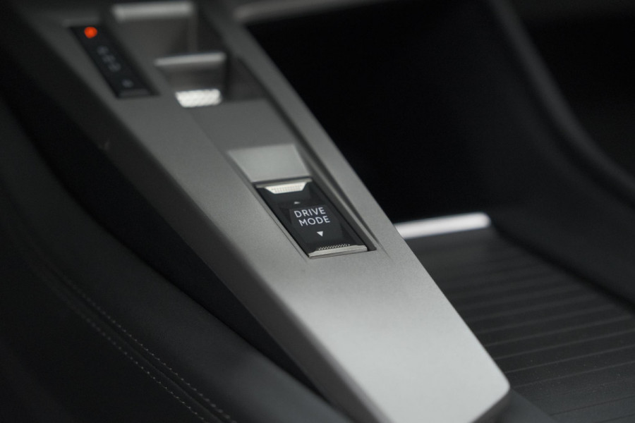 Peugeot 308 SW 1.6 Plug-in Hybrid 180 Allure | Camera | Adaptieve Cruise Control | Navigatie