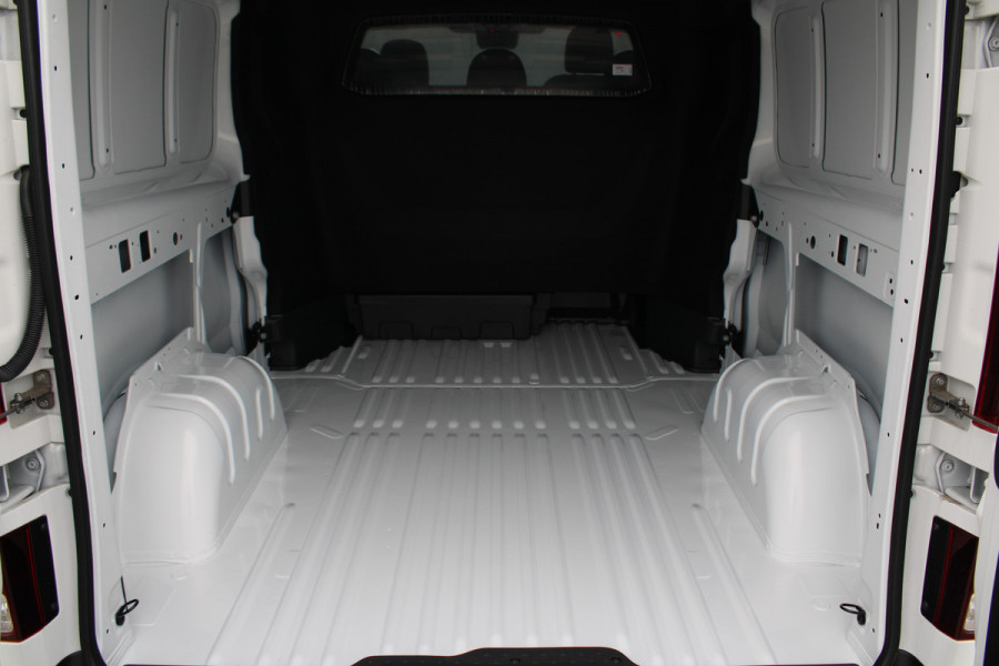 Renault Trafic 2.0 Blue dCi 130 T29 L2H1 Advance DC 130pk - Trekhaak - LED - Cruise - Carplay - Camera - Lane - Rijklaar