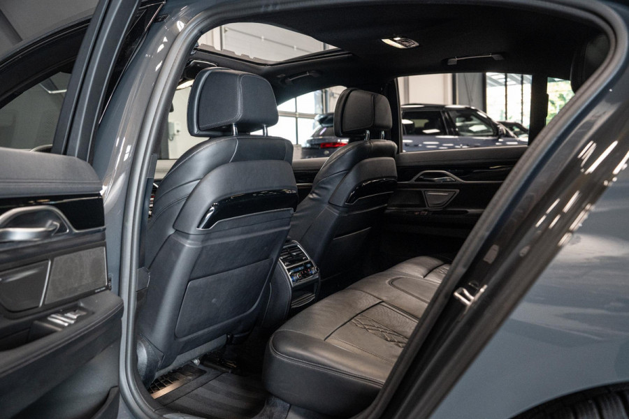 BMW 7 Serie 730d xDrive High Executive *M-Sport / Harman-Kardon / Panorama / HUD / Soft-Close*