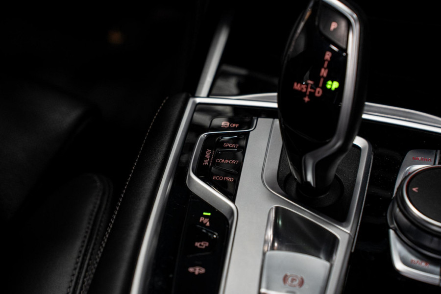 BMW 7 Serie 730d xDrive High Executive *M-Sport / Harman-Kardon / Panorama / HUD / Soft-Close*