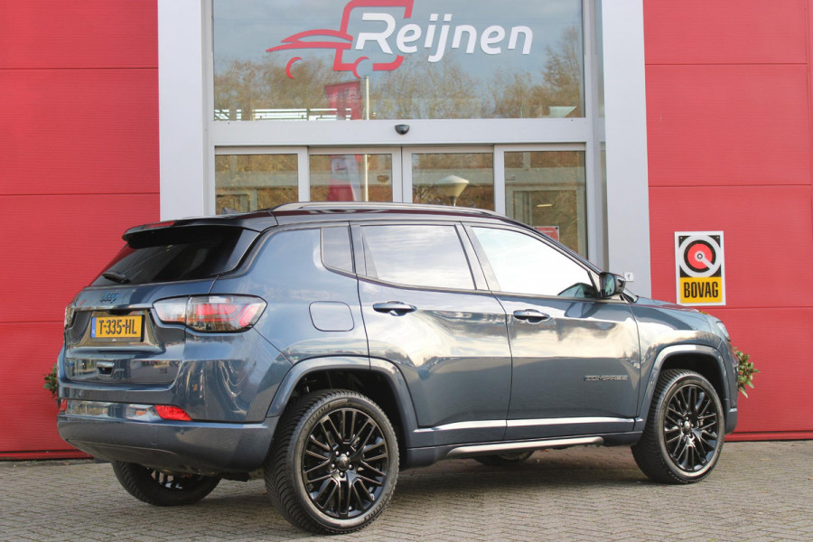 Jeep Compass 4xe 240PK Plug-in Hybrid ELECTRIC S | PANORAMSICH SCHUIF/KANTEL DAK | STOEL/STUUR VERWARMING | ALL SEASON BANDEN | 19" LICHTMETALEN VELGEN "GLOSSY BLACK" | ELEKTRISCH BEDIENBARE BESTUURDERSSTOEL | LEDEREN BEKLEDING | ADAPTIVE CRUISE CONTROL | NAVIGATIE | DRAADLOZE APPLE CARPLAY/ANDROID AUTO | DRAADLOZE TELEFOONLADER | DAB+ RADIO | ELEKTRISCH BEDIENBARE ACHTERKLEP | ACHTERUITRIJ CAMERA | KEYLESS ENTRY/START |