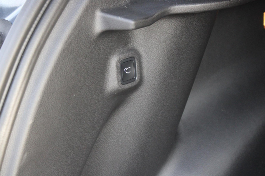 Jeep Compass 4xe 240PK Plug-in Hybrid ELECTRIC S | PANORAMSICH SCHUIF/KANTEL DAK | STOEL/STUUR VERWARMING | ALL SEASON BANDEN | 19" LICHTMETALEN VELGEN "GLOSSY BLACK" | ELEKTRISCH BEDIENBARE BESTUURDERSSTOEL | LEDEREN BEKLEDING | ADAPTIVE CRUISE CONTROL | NAVIGATIE | DRAADLOZE APPLE CARPLAY/ANDROID AUTO | DRAADLOZE TELEFOONLADER | DAB+ RADIO | ELEKTRISCH BEDIENBARE ACHTERKLEP | ACHTERUITRIJ CAMERA | KEYLESS ENTRY/START |