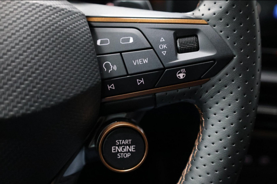 CUPRA Leon 2.0 TSI VZ 300+PK LED/VIRTUAL/SFEER/PANO/HALF LEER+S.VERWARMING/19"/CAM/ACC/ECC/12 MDN GARANTIE!