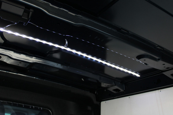 Renault Trafic 2.0 Blue dCi 170pk T29 L2H1 Extra DC - 2x Schuifdeur - Carplay - LED - Blind Spot - Navigatie - Camera - Trekhaak - Stoelverwarm