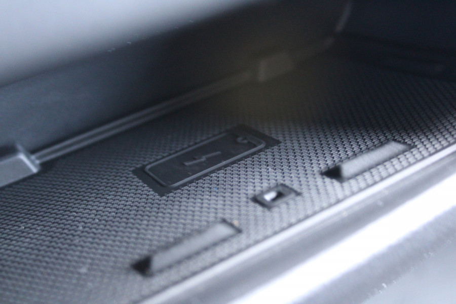 Renault Trafic 2.0 Blue dCi 170pk T29 L2H1 Extra DC - 2x Schuifdeur - Carplay - LED - Blind Spot - Navigatie - Camera - Trekhaak - Stoelverwarm