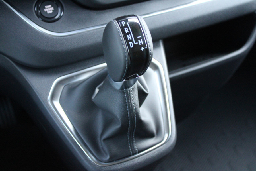 Renault Trafic 2.0 Blue dCi 170pk T29 L2H1 Extra DC - 2x Schuifdeur - Carplay - LED - Blind Spot - Navigatie - Camera - Trekhaak - Stoelverwarm