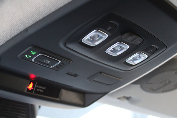 Renault Trafic 2.0 Blue dCi 170pk T29 L2H1 Extra DC - 2x Schuifdeur - Carplay - LED - Blind Spot - Navigatie - Camera - Trekhaak - Stoelverwarm