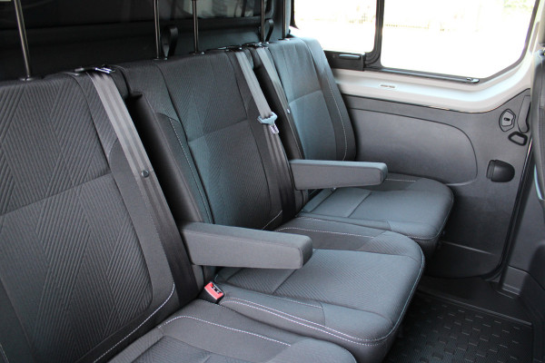 Renault Trafic 2.0 Blue dCi 170pk T29 L2H1 Extra DC - 2x Schuifdeur - Carplay - LED - Blind Spot - Navigatie - Camera - Trekhaak - Stoelverwarm