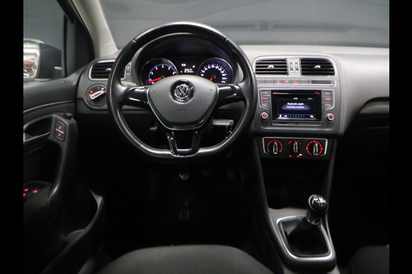 Volkswagen Polo 1.2 TSI Highline [BLUETOOTH, AIRCO, RADIO, CD-SPELER, ELEKTRISCHE RAMEN V+A, NIEUWSTAAT]
