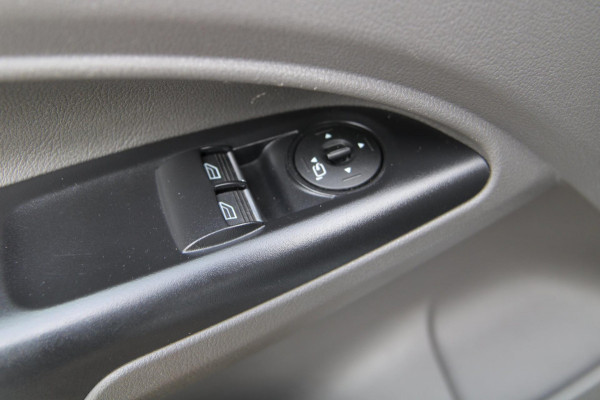 Ford Transit Connect 1.5 EcoBlue L1 Limited / Automaat / Camera / Trekhaak / BOM VOL!