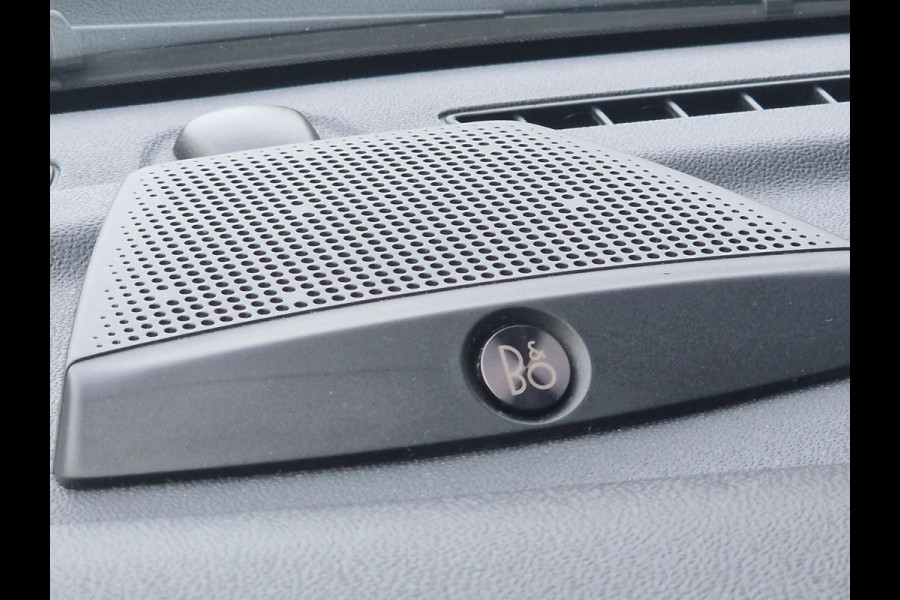 Ford Fiesta 1.0 EcoBoost Hybrid ST-Line X Full Options! |  LED koplampen | Adaptive cruise | Dode hoek herkenning | Camera | B&O sound | Navigatie | Android Auto Apple Car Play