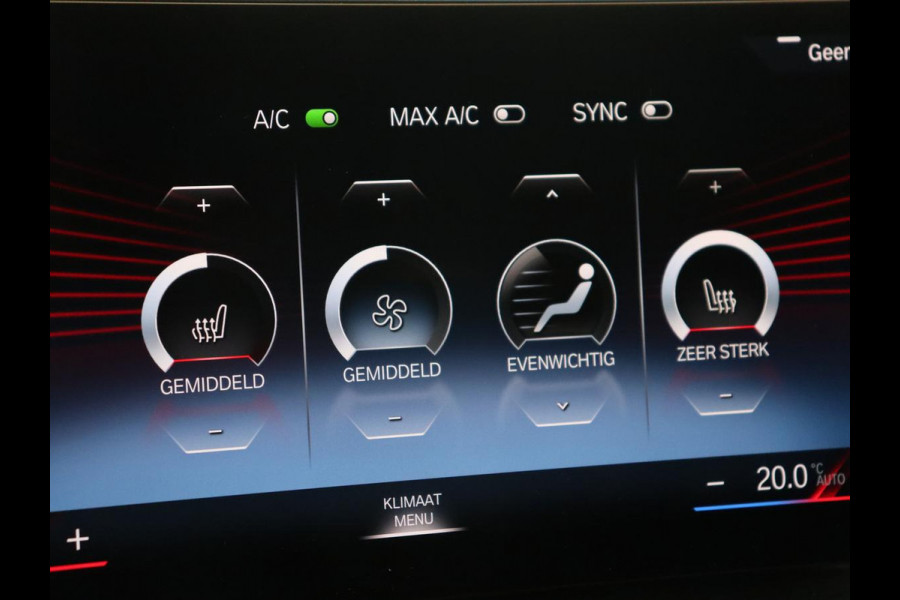 BMW 3-serie 320e M Sport | Trekhaak | Stoelverwarming | Camera | Leder/Alcantara | Stuurverwarming | Carplay | Live Cockpit Plus | Adaptief LED | Sportstoelen | Cruise control | PHEV | Plug In