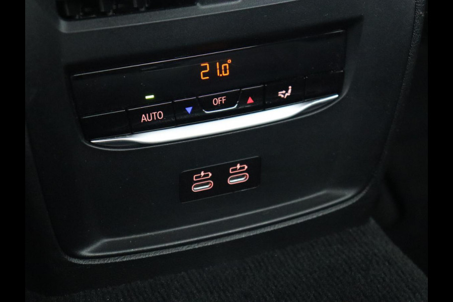 BMW 3-serie 320e M Sport | Trekhaak | Stoelverwarming | Camera | Leder/Alcantara | Stuurverwarming | Carplay | Live Cockpit Plus | Adaptief LED | Sportstoelen | Cruise control | PHEV | Plug In