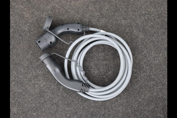 BMW 3-serie 320e M Sport | Trekhaak | Stoelverwarming | Camera | Leder/Alcantara | Stuurverwarming | Carplay | Live Cockpit Plus | Adaptief LED | Sportstoelen | Cruise control | PHEV | Plug In