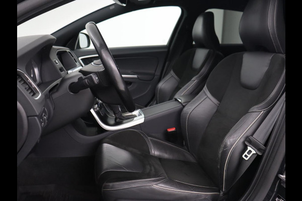 Volvo V60 2.0 T4 R Design | Stoel & stuurverwarming | Adaptive cruise | Trekhaak | Bi-Xenon | Camera | Achterbankverwarming | Keyless | Navigatie | Parkeerhulp | Bluetooth | Climate control