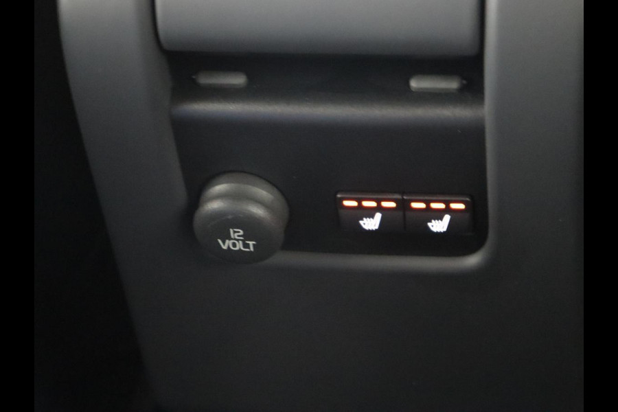 Volvo V60 2.0 T4 R Design | Stoel & stuurverwarming | Adaptive cruise | Trekhaak | Bi-Xenon | Camera | Achterbankverwarming | Keyless | Navigatie | Parkeerhulp | Bluetooth | Climate control
