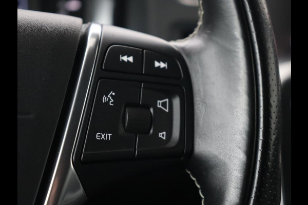 Volvo V60 2.0 T4 R Design | Stoel & stuurverwarming | Adaptive cruise | Trekhaak | Bi-Xenon | Camera | Achterbankverwarming | Keyless | Navigatie | Parkeerhulp | Bluetooth | Climate control