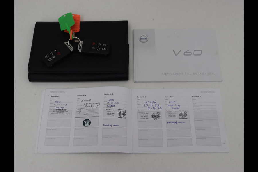 Volvo V60 2.0 T4 R Design | Stoel & stuurverwarming | Adaptive cruise | Trekhaak | Bi-Xenon | Camera | Achterbankverwarming | Keyless | Navigatie | Parkeerhulp | Bluetooth | Climate control