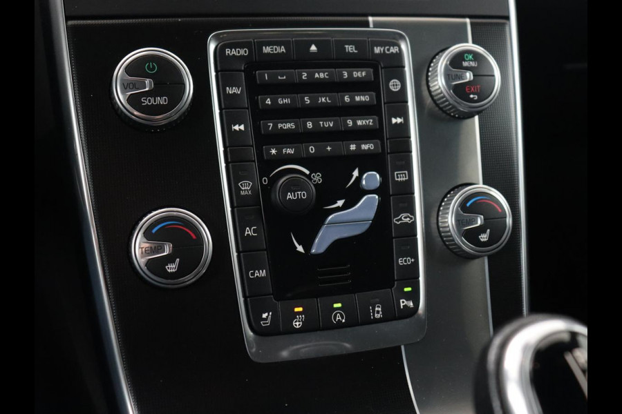 Volvo V60 2.0 T4 R Design | Stoel & stuurverwarming | Adaptive cruise | Trekhaak | Bi-Xenon | Camera | Achterbankverwarming | Keyless | Navigatie | Parkeerhulp | Bluetooth | Climate control