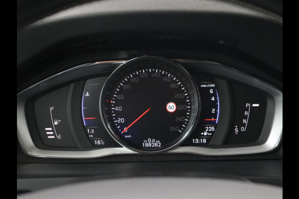 Volvo V60 2.0 T4 R Design | Stoel & stuurverwarming | Adaptive cruise | Trekhaak | Bi-Xenon | Camera | Achterbankverwarming | Keyless | Navigatie | Parkeerhulp | Bluetooth | Climate control