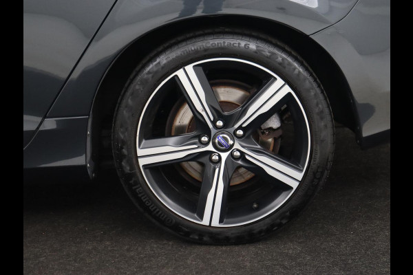 Volvo V60 2.0 T4 R Design | Stoel & stuurverwarming | Adaptive cruise | Trekhaak | Bi-Xenon | Camera | Achterbankverwarming | Keyless | Navigatie | Parkeerhulp | Bluetooth | Climate control