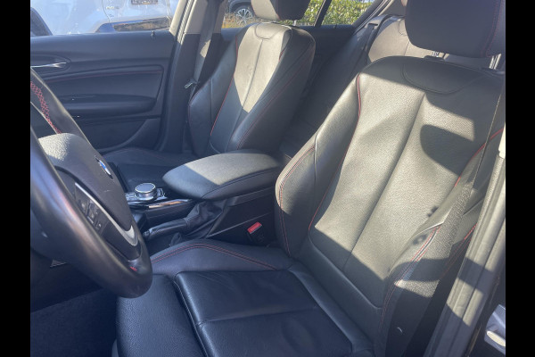 BMW 1-serie 118d High Executive Automaat | Navigatie | Leder | Stoelverwarming |