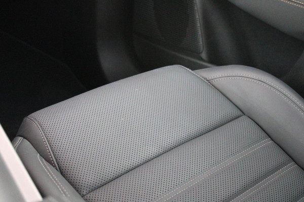 Alfa Romeo Tonale 1.5T 160PK Hybrid VELOCE | PANORAMISCH SCHUIF/KANTEL DAK | PREMIUM PACK: LEDEREN BEKLEDING/GEVENTILEERDE VOORSTOELEN/4-VOUDIG ELEKTRISCH VERSTELBARE LENDESTEUN VOORSTOELEN/HOOGGLANS ZWARTE RAAMOMLIJSTING/AMBIENT LIGHTING | TECHNOLOGY PACK: PARKEERWAARSCHUWING VOOR EN ACHTER/360° CAMERA/AUTOMATISCH INPARKEREN/ AUTONOMOUS DRIVING LEVEL 2: ADAPTIVE CRUISE CONTROL/LANE CENTERING ASSIST/TRAFFIC JAM ASSIST DODEHOEK DETECTIE AUTOMATISCH DIMMENDE BUITENSPIEGELS ELEKTRISCH BEDIENBARE ACHTERKLEP | WINTERPACK: STOELVERWARMING VOOR/STUURVERWARMING/VERWARMBARE RUITENSPROEIERS | HAR