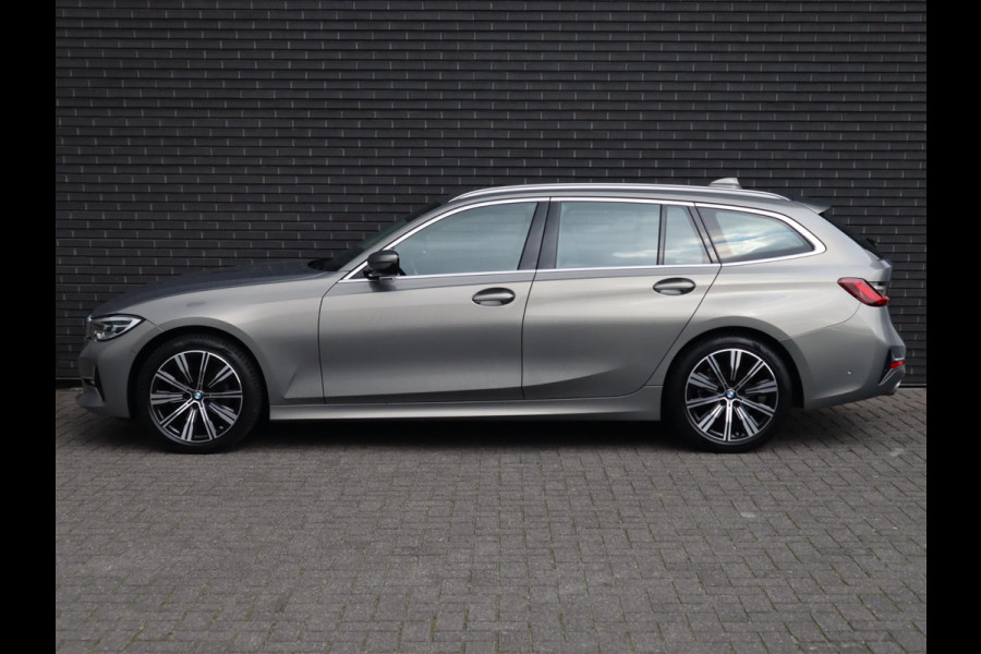 BMW 3 Serie Touring 318i Executive Luxury Line Automaat / Live Cockpit Professional / Trekhaak / Elektrisch Verstelbare Sportstoelen / LED / 18 Inch / Leder / Hifi / Chrome Line / DAB / Parkeersensoren voor+achter