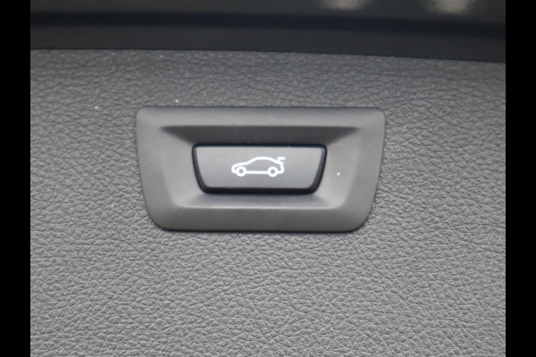 BMW 3 Serie Touring 320i High Executive M Sport Pakket Automaat / Navigatiesysteem Professional / Leder / Hifi / LED / Stoelverwarming / Climate Control / 18 Inch / Shadow Line / Extra Getint Glas / Parkeersensoren