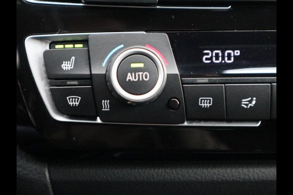 BMW 3 Serie Touring 320i High Executive M Sport Pakket Automaat / Navigatiesysteem Professional / Leder / Hifi / LED / Stoelverwarming / Climate Control / 18 Inch / Shadow Line / Extra Getint Glas / Parkeersensoren