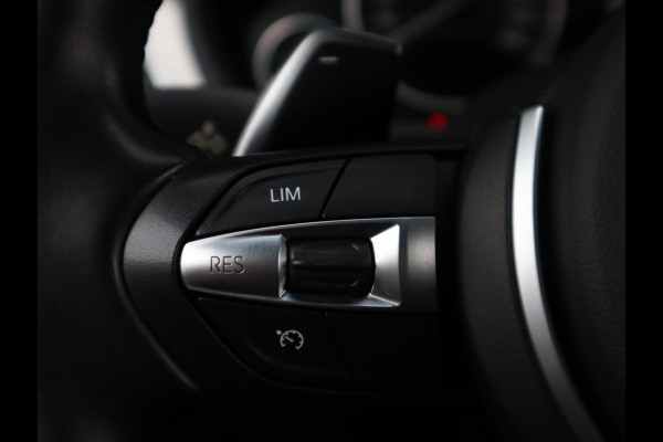 BMW 3 Serie Touring 320i High Executive M Sport Pakket Automaat / Navigatiesysteem Professional / Leder / Hifi / LED / Stoelverwarming / Climate Control / 18 Inch / Shadow Line / Extra Getint Glas / Parkeersensoren