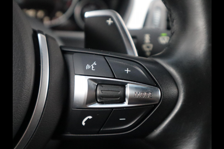 BMW 3 Serie Touring 320i High Executive M Sport Pakket Automaat / Navigatiesysteem Professional / Leder / Hifi / LED / Stoelverwarming / Climate Control / 18 Inch / Shadow Line / Extra Getint Glas / Parkeersensoren