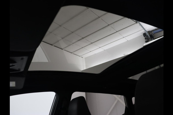 Ford Fiesta 1.0 EcoBoost ST-Line | Panoramadak | Camera | Carplay | Full LED | Verwarmde voorruit | Navigatie | Climate control | Cruise control | Parkeerhulp | Bluetooth