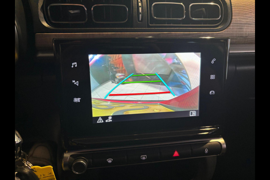 Citroën C3 1.2 PureTech Shine 110pk automaat | 1e eigenaar en origineel Nederlandse auto | Rijklaar geleverd incl 12 maanden BOVAG garantie! |