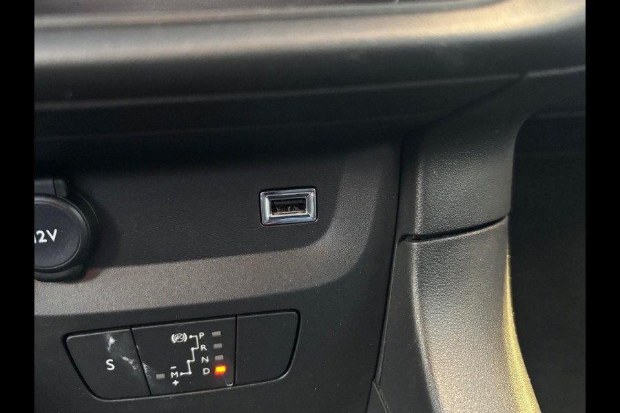 Citroën C3 1.2 PureTech Shine 110pk automaat | 1e eigenaar en origineel Nederlandse auto | Rijklaar geleverd incl 12 maanden BOVAG garantie! |