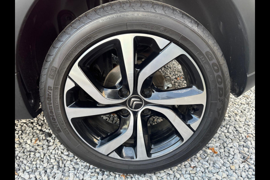 Citroën C3 1.2 PureTech Shine 110pk automaat | 1e eigenaar en origineel Nederlandse auto | Rijklaar geleverd incl 12 maanden BOVAG garantie! |