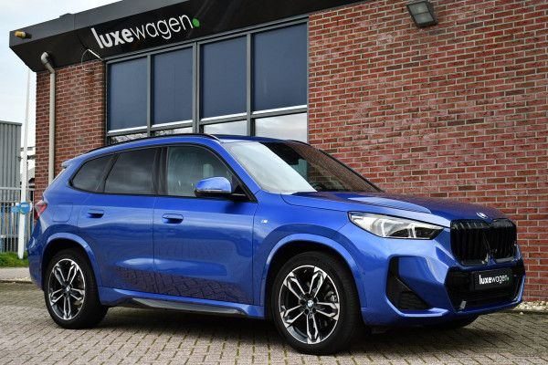 BMW X1 sDrive20i 170pk M-Sport Pano ACC HUD 360 H/K 19inch El-zetels